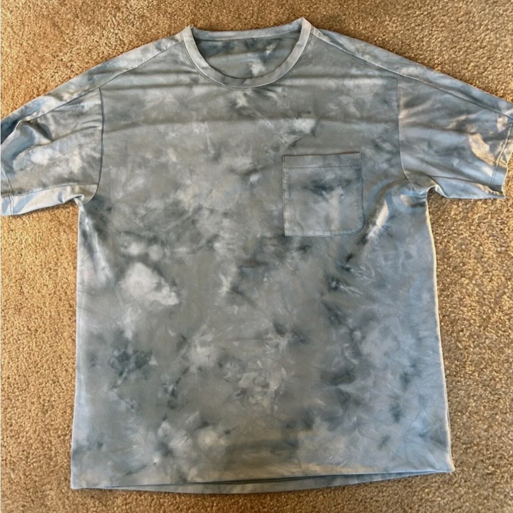 Lululemon Mens Relaxed Pocket Mesh Short Sleeve Shirt Large (Tie Dye Green)